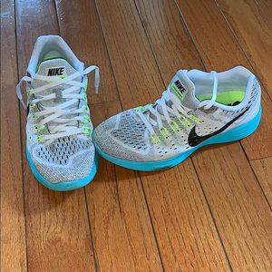 Nike lunarlon running shoes